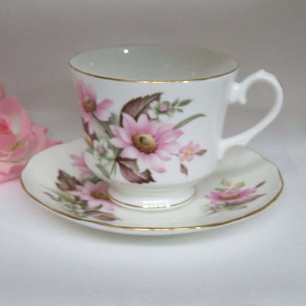 Duchess TEACUP & Saucer Pink & White Flowers (K636)